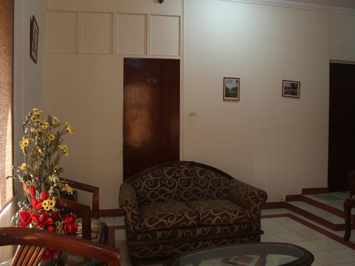 Oyo 5232 Kwality Hotel Dehradun Exterior photo