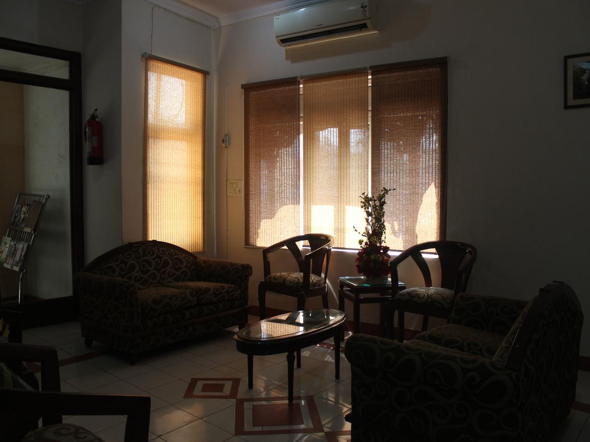 Oyo 5232 Kwality Hotel Dehradun Exterior photo